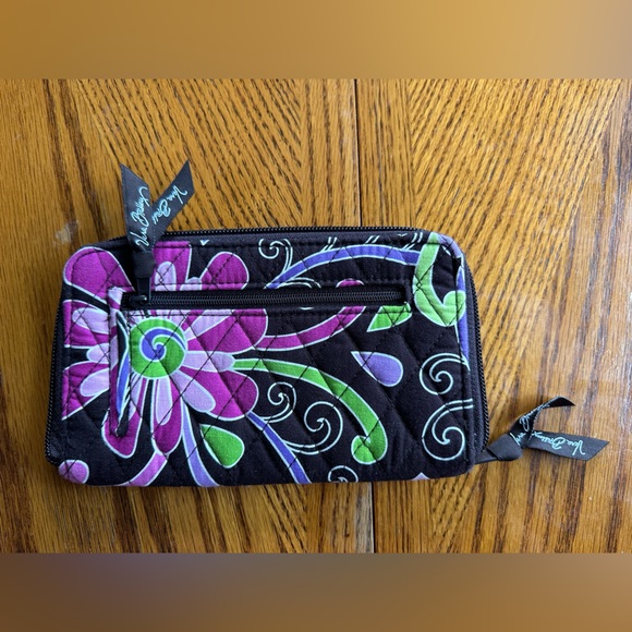 Vintage Vera Bradley Purple Punch quilted wallet. Excellent condition! - Picture 2 of 5